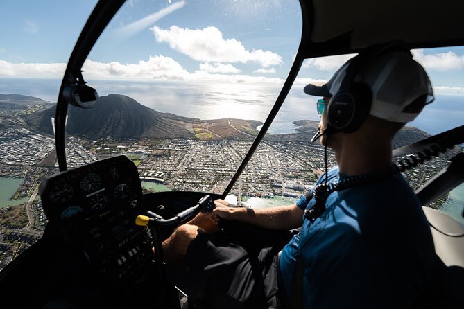 30 Minutes PRIVATE Helicopter Tour in Honolulu - Private Helicopter Tour Comfort: Headsets, Phone Safety, and the Pilot’s Role