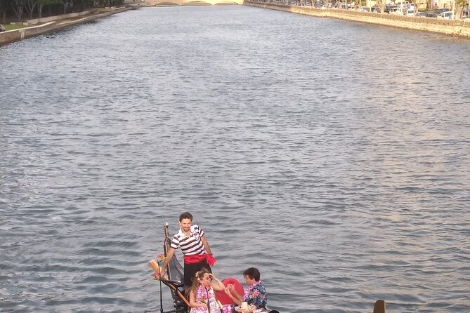 Aloha Gondola Cruise with Drinks & Pastries - Romance and proposals: why this cruise works for special moments