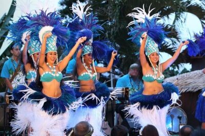 Aloha Kai Luau - The pre-show: lei greeting plus interactive cultural activities