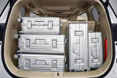 Arrival - Private Transfer Honolulu Airport to Waikiki Hotel - Vehicle Size and Luggage: When You Should Choose 6+ People