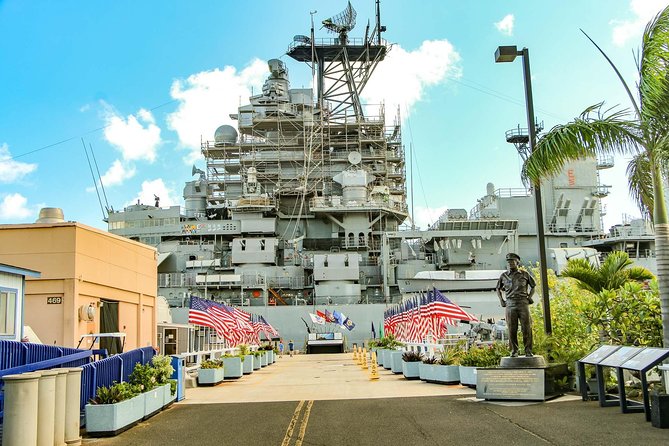 Best Of Pearl Harbor: The Complete Experience Tour - Pearl Harbor Aviation Museum: why aircraft belongs in the same day
