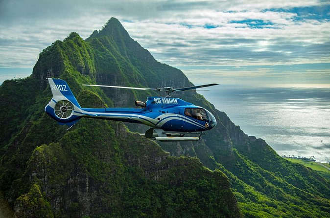 Blue Skies of Oahu Helicopter Tour - Honolulu and Waikiki from above: coastlines you can actually read