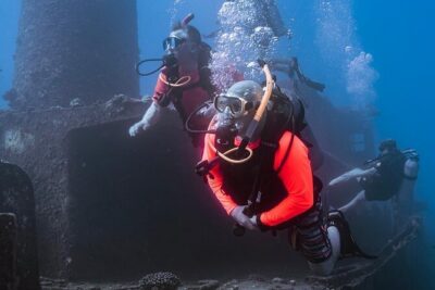 Certified Divers: Best 2-Tank Wrecks & Reef Boat Dive All Inclusive From Waikiki - Stop 1: Sea Tiger, YO-257, or San Pedro Wrecks