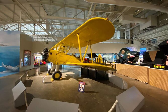 Deluxe Arizona Memorial and Pearl Harbor Aviation Museum Tour - Honolulu drive-through: Kamehameha, Iolani Palace, and a quick architectural lesson