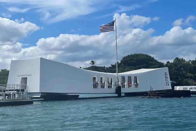 Deluxe Arizona Memorial and Pearl Harbor Aviation Museum Tour - Punchbowl Cemetery at the National Memorial Cemetery of the Pacific: A quiet stop with weight