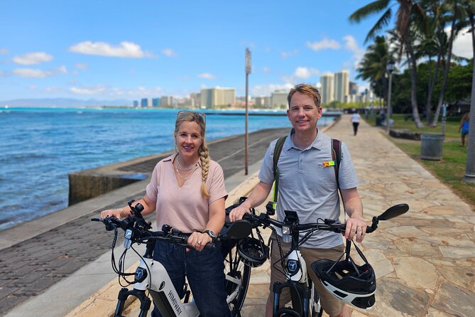 Diamond Head Electric Bike Scenic Tour - The Kahala lookout stop: entrance-area views and island context