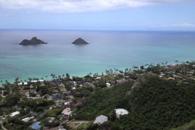 Family-Friendly Private Circle Island Tour of Oahu - Entering the North Shore: Waimea Bay, Pipeline, and Sunset Beach