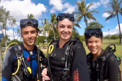 First-Time Scuba Diving in Honolulu + Free Videos - The “try it” underwater part: from shallow confidence to marine life