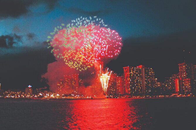 Friday Fireworks Dinner Sail from the Hilton Hawaiian Village - Key things to know before you board