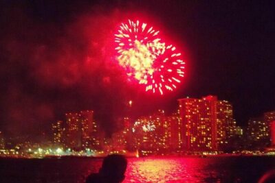 Friday Fireworks Dinner Sail from the Hilton Hawaiian Village - Getting There at 6:00 pm: Meeting Point and Timing Reality