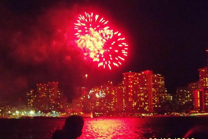 Friday Fireworks Dinner Sail from the Hilton Hawaiian Village - The Bar Setup: Drink Tickets, 21+ Rules, and Keeping It Easy