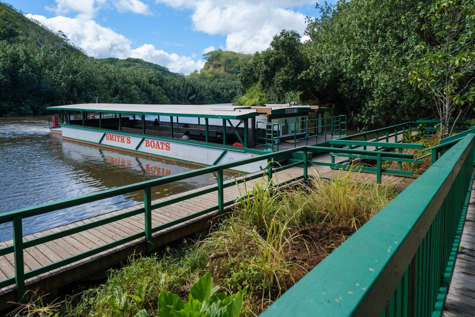 From Oahu: Kauai Waimea Canyon & Wailua River Tour - Group comfort and motion sickness: plan for the moments that move