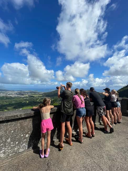 From Waikiki: Oahu Scenic Half-Day Circle Island Tour - Byodo-Inn Temple: a calm finish with time to walk