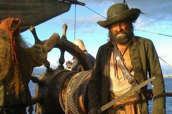 Half Day Deluxe Island Movie Tour: LOST, Jurassic, Pirates - Should you book this Half Day Deluxe Island Movie Tour?