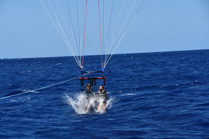 Hawaiian Parasail Since 1977 from Waikiki Beach - Water touch vs fully dry: how the captain makes the call