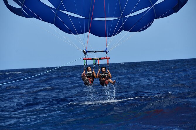 Hawaiian Parasail Since 1977 from Waikiki Beach - The crew dynamic: calm instructions and small-group control