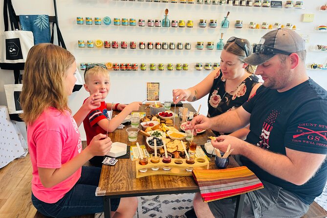 Honey Flight & Bites: The Best Honey Tasting in Hawaii - How the self-guided pacing works in the tasting room