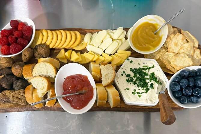 Honey Flight & Bites: The Best Honey Tasting in Hawaii - Meet the Kailua team: friendly help matters here