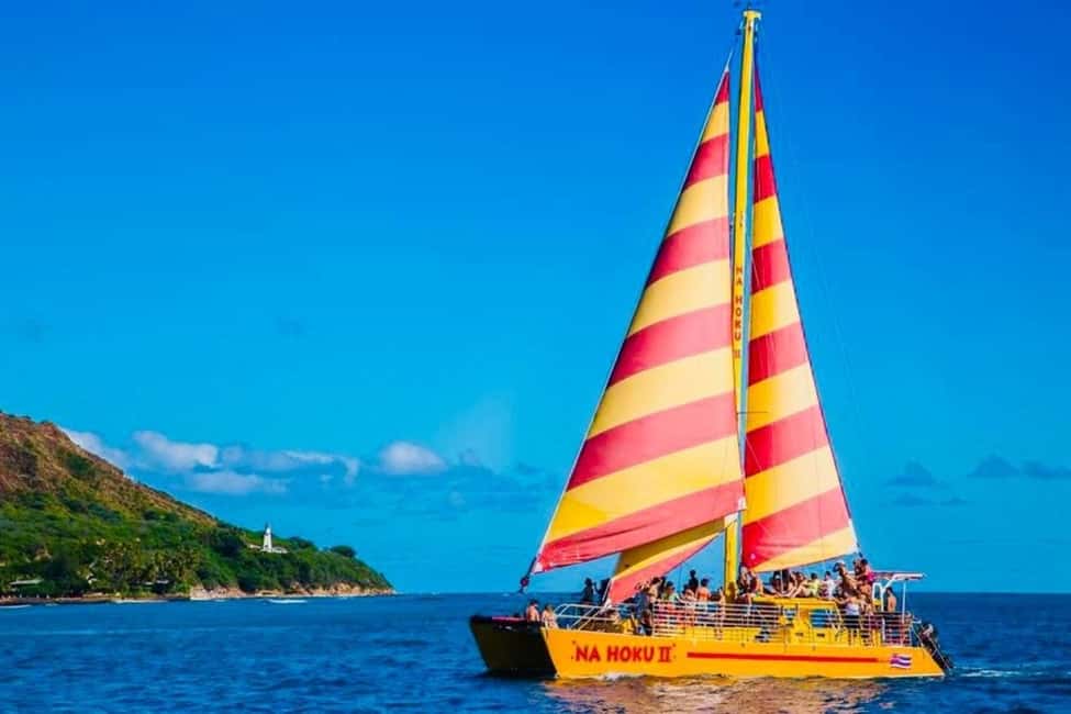 Honolulu: 1-Hour Friday Night Fireworks Cruise with Drinks - Quick hits: what you’ll notice fast