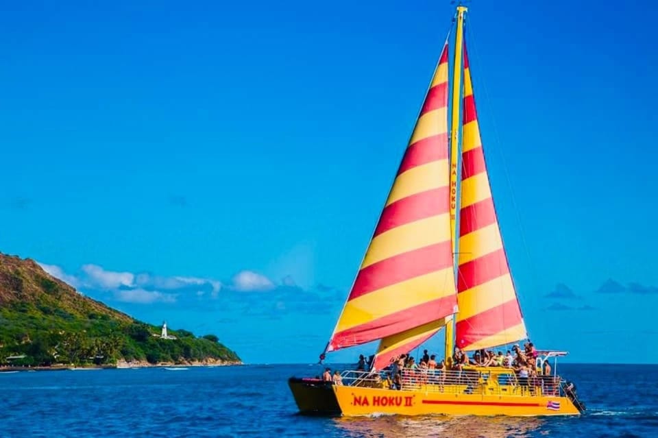 Honolulu: 1-Hour Friday Night Fireworks Cruise with Drinks - Should you book this Honolulu fireworks cruise?