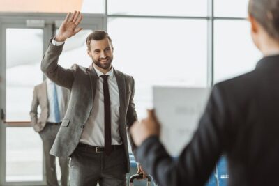 Honolulu Airport & Ko Olina Hotels Private Transfer by Minivan (up to 5 people) - Meeting your driver at Honolulu Airport (and not playing tag)
