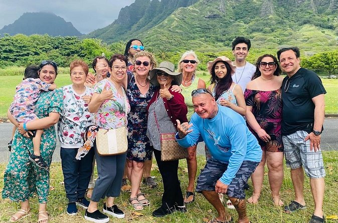 Honolulu Airport Shuttle & Circle Island Tour - North Shore farm-raised shrimp lunch + fruit stand