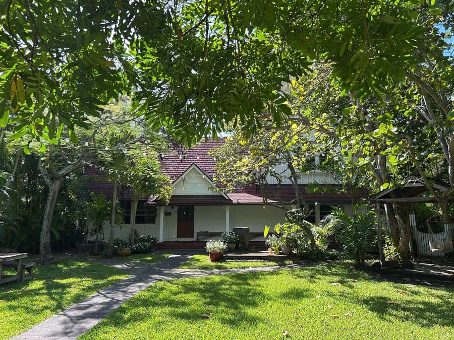 Honolulu - Exclusive Hawaii Five-0 TV Show Tour with Snacks - McGarrett’s House at the Bayer Estate: the exclusive moment