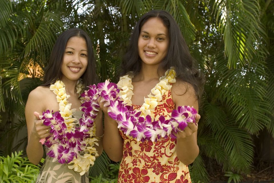 Honolulu Honeymoon Airport Lei Greeting - Lei Choices and the Photo Moment That Becomes a Memory
