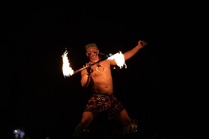 Honolulu: Ka Moana Lūʻau at Aloha Tower – Oceanfront Luau Show - Drinks, photos, and the Tiki Bar add-ons