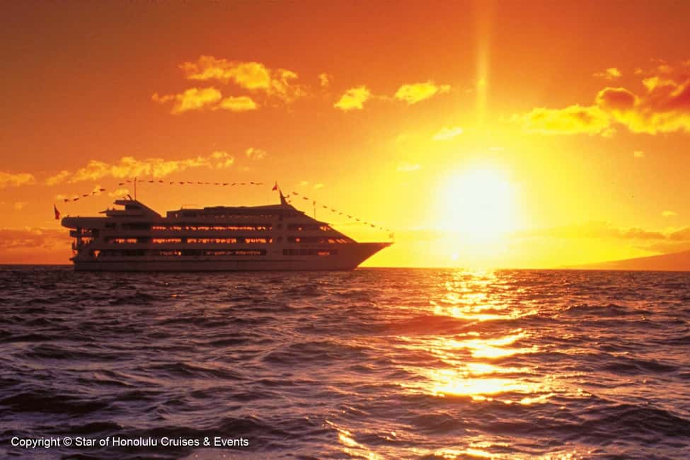 Honolulu: Sunset 5 Course Dinner Cruise with Entertainment - Waikiki, Ala Moana, and Diamond Head views from all four decks
