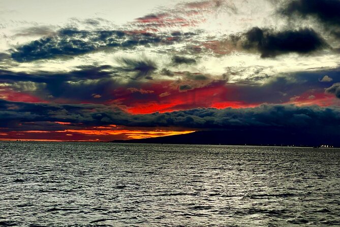 Honolulu Sunset Dinner Cruise with Friday Fireworks Show - Seas, Weather, and Motion Sickness: Plan Like a Local