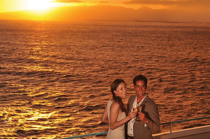 Independence Day Cruise - Food and drinks: where the night can feel worth it—or not