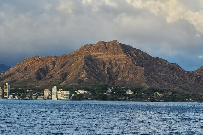 Late Breakfast Cruise in Honolulu - Check-In, Crew Energy, and How the Boat Stays Comfortable