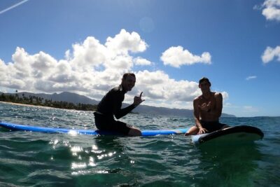 Learn to surf with a local big wave rider on the North Shore of Oahu - The beach briefing: how you’re taught to stand and navigate