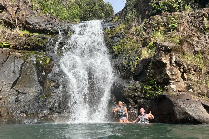 North Shore day,Waterfalls and Turtles Tour - Entering Waimea Valley: the 3/4-mile rainforest hike