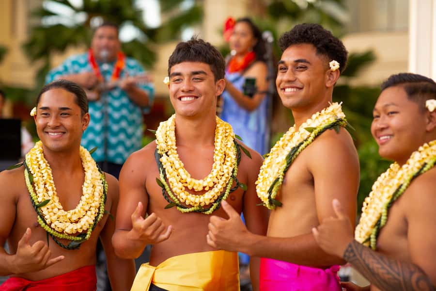 Oʻahu: Nā Lei Aloha Lūʻau & Dinner or Cocktail Show Option - A non-profit rooftop luau with a real lei story