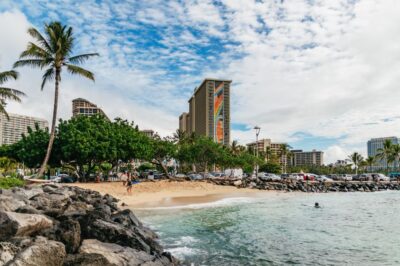 Oahu: Beginner-Friendly Waikiki Beach Surfing Lesson - The 2-Hour Rhythm: Dry Land, Then Roughly 70 Minutes in Waikiki
