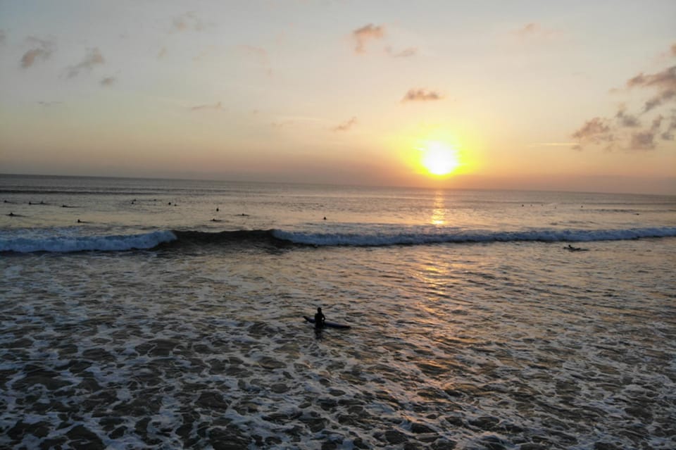 Oahu: Beginner Group Surf Lesson on North Shore - Getting checked in near Haleiwa (and what to wear)