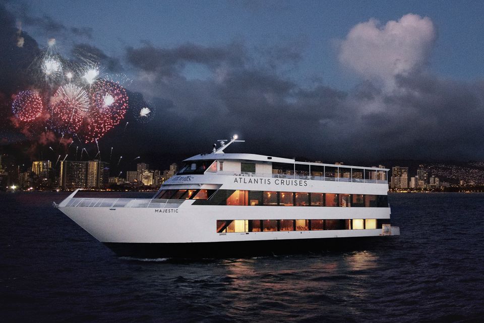 Oahu: Friday Night Fireworks Cocktail Cruise - Cocktails, snacks, and the bar vibe while the sun sets