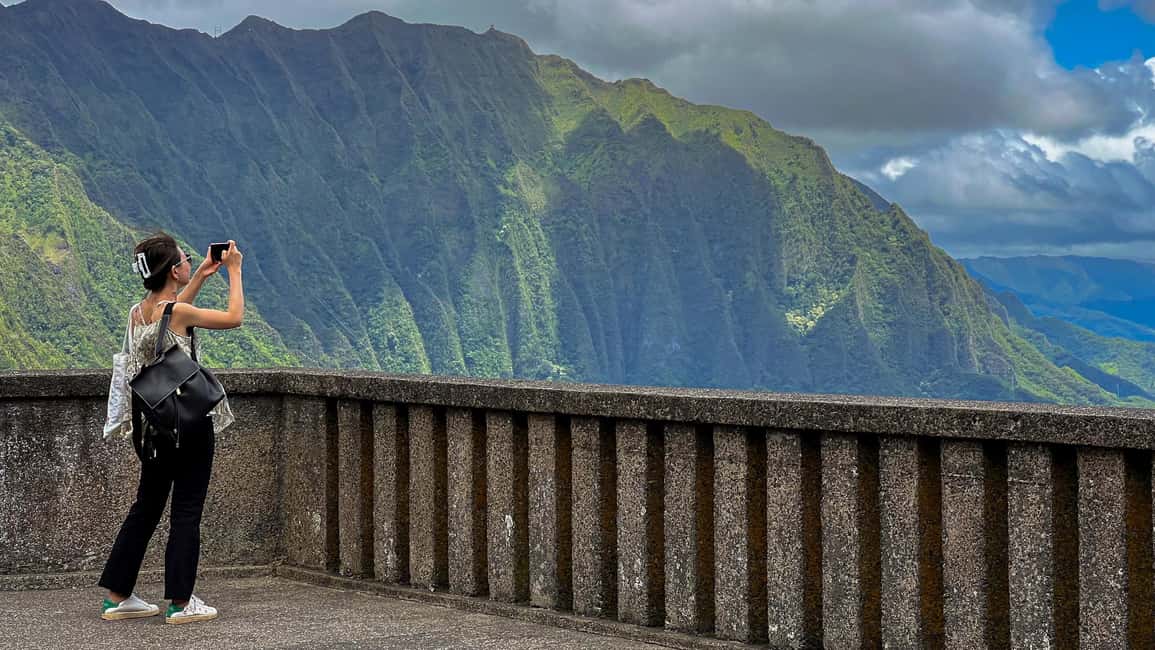 Oahu: Full-Day Guided Hawaiian Food and Photo Tour - Nuuanu Pali Lookout: One More View Before the Last Meals
