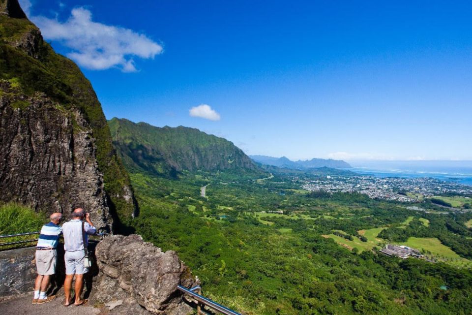 Oahu: Guided Tour of North Shore and Waimea Botanical Garden - Pali Lookout and the East End context you’ll appreciate later