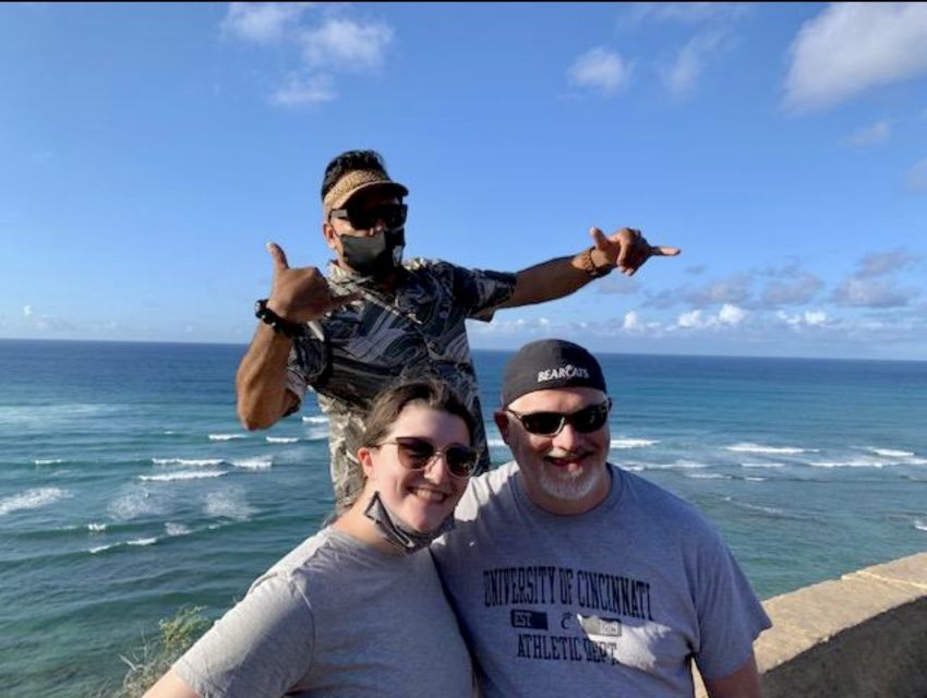 Oahu Hidden Gems & Waimea Botanical Garden/Waterfall tour - Food breaks and lunch at a Hawaiian-owned restaurant: bring cash, stay flexible