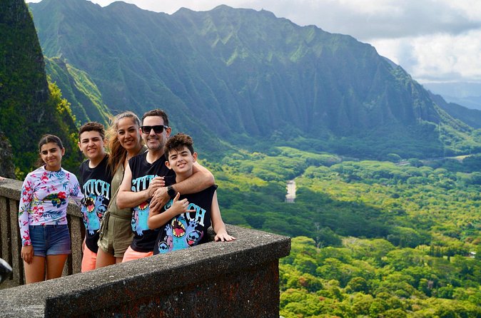 Oahu in a Day: Waterfall - Food Trucks - Lookouts - Small Crowds - Waimea Waterfall: first in, first to shoot, then cool off