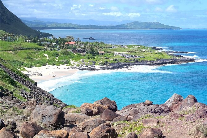 Oahu Island Sightseeing and Food Combo Tour - Kahala drive-by and Koko Marina Center malasadas