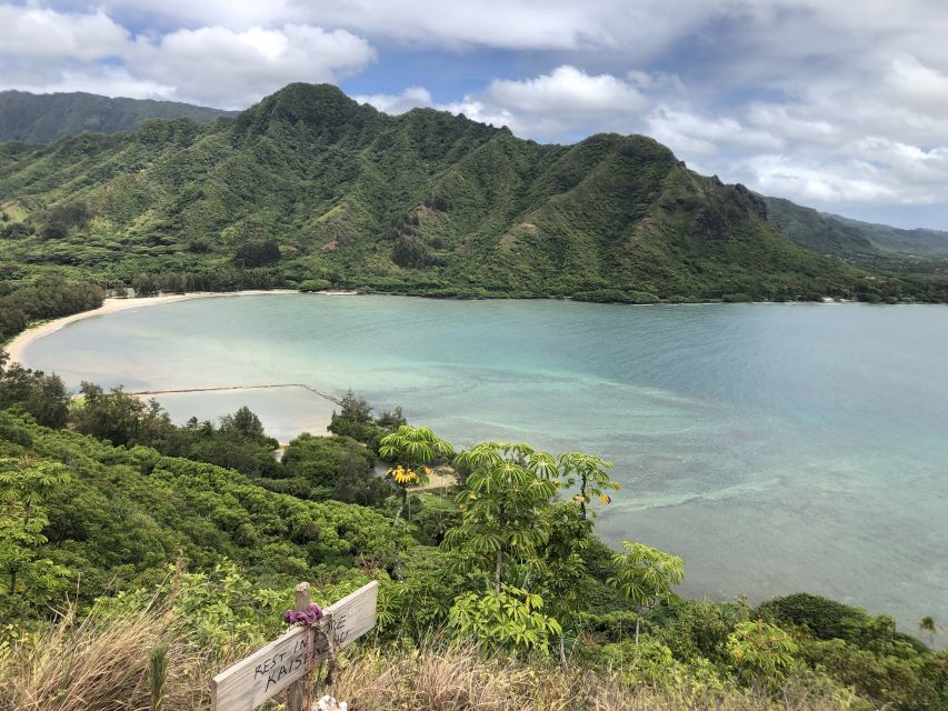 Oahu: Manoa Falls Hike and east side beach day - Manoa Falls: 3/4 Mile Through Rainforest to a 300-Foot Waterfall