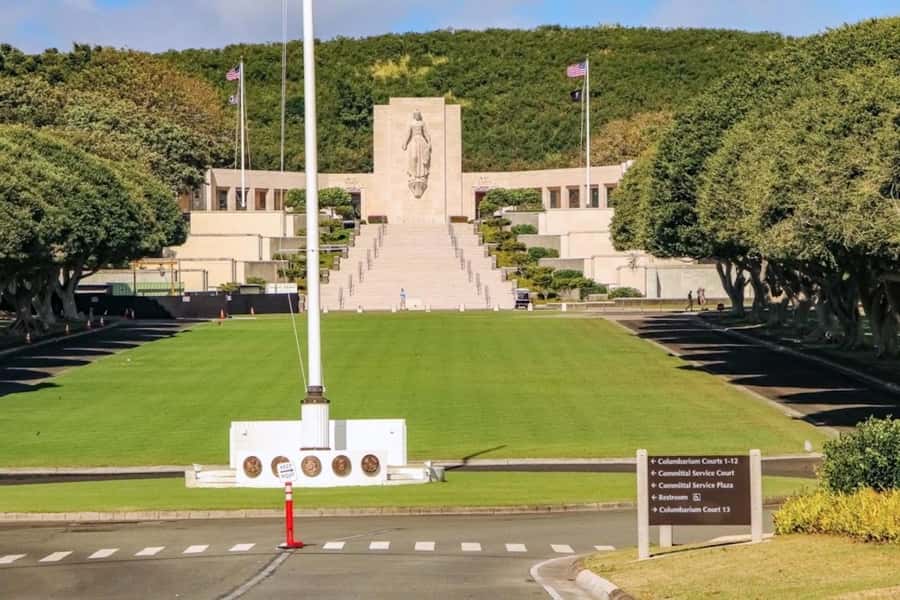 Oahu: Pearl Harbor and Historic Honolulu Half Day - Who should book this Pearl Harbor and Honolulu half-day tour