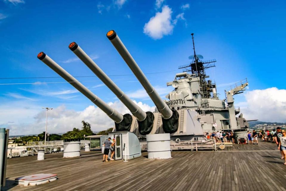 Oahu: Pearl Harbor Battleship Tour - Arizona Memorial by Navy launch: a short visit with big impact