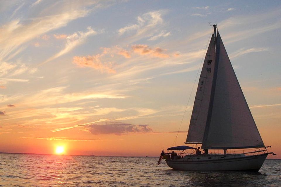 Oahu: Sunset Cruise of West Oahu with Drinks and Appetizers - Should You Book This West Oahu Sunset Cruise?