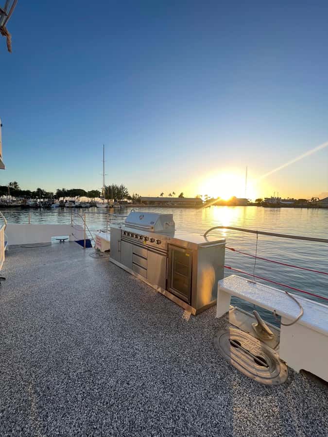 Oahu: Sunset Sail Cruise in Waikiki - If you’re prone to seasickness, plan for it early