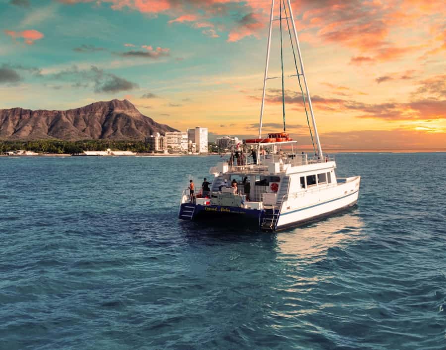 Oahu: Sunset Sail Cruise in Waikiki - What to bring so the trip actually feels easy